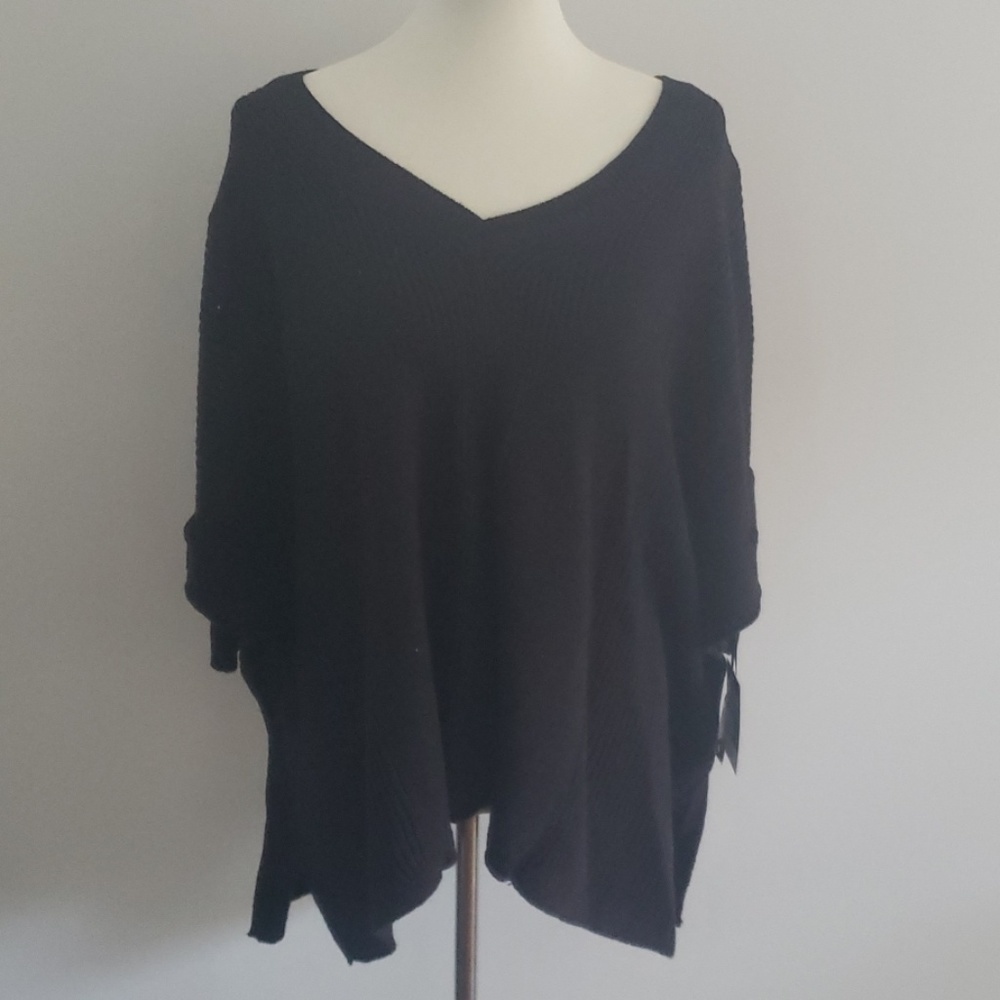 Simply Vera Sweater NWT